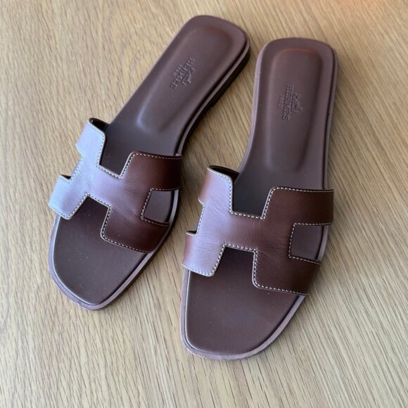 Hermes Oran Sandals Size 38.5 US Size 8 Includes Box, Dust Bags, Receipt! - Picture 8 of 16